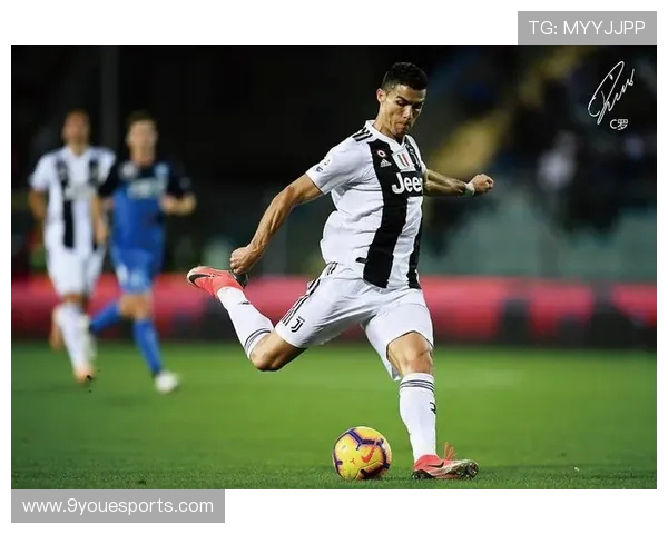 足球球星体格检查揭秘：如何通过健康数据决定运动生涯的长短与表现